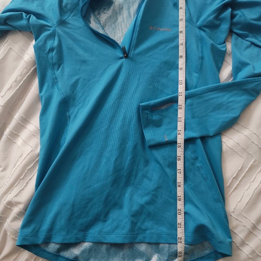 Columbia Women's Vibrant Blue Long Sleeve Pullover